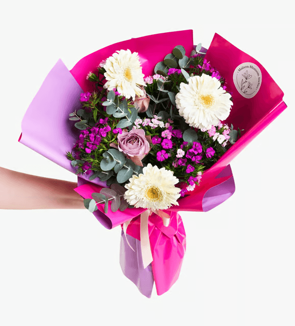 Lila Pembe Bukette Lila Güller ve Beyaz Gerberalar